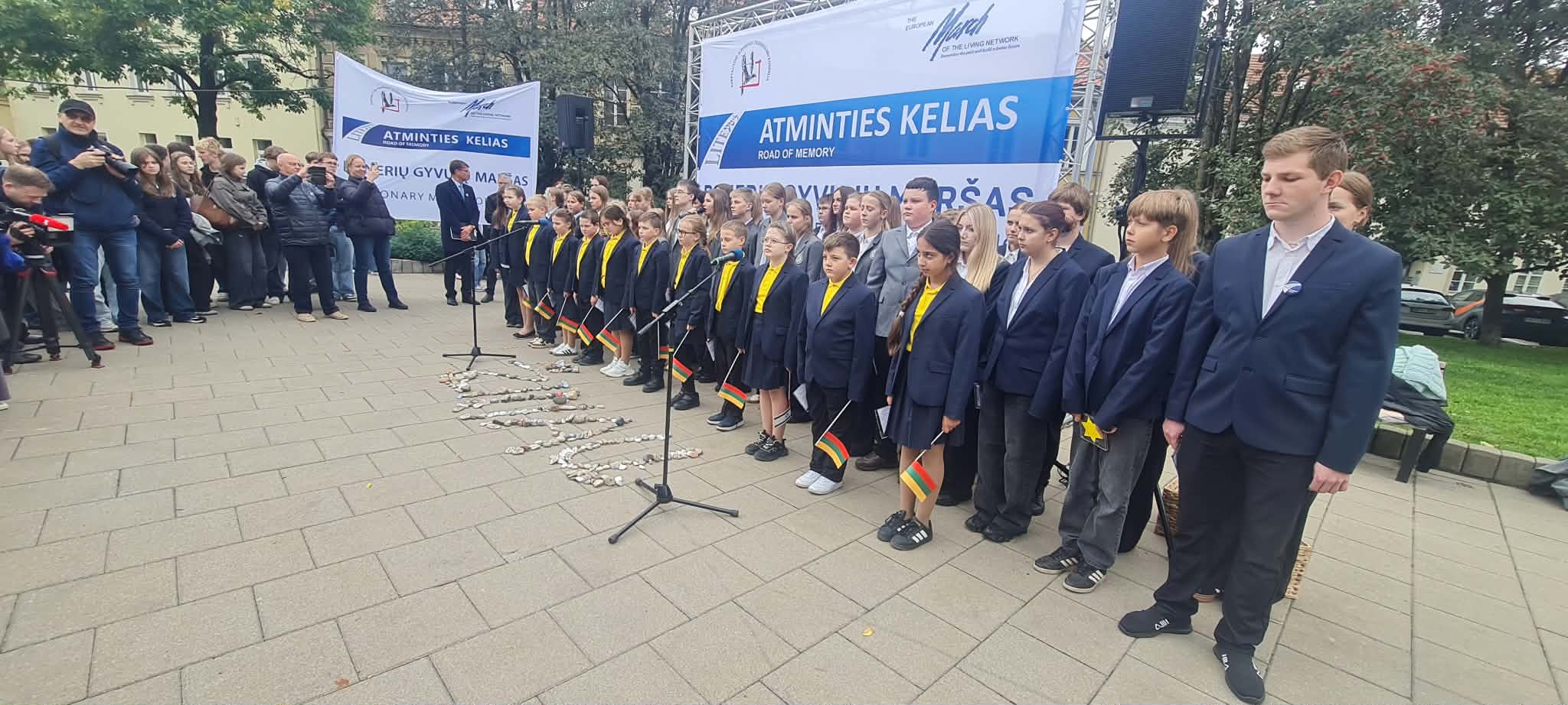 Mokinių dalyvavimas Lietuvos žydų genocido aukų paminėjimo renginiuose ir „Atminties kelio 1941-2026″ eisenoje
